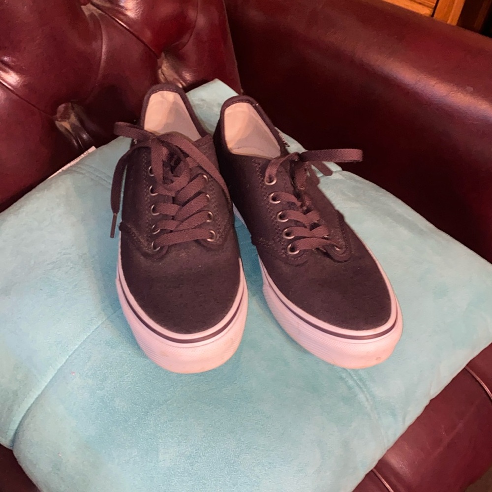 burgundy color vans size 7, have only worn a few times.